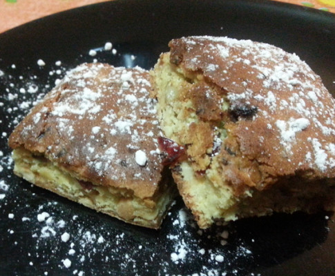 Biscotti rustici con cioccolato bianco e bacche di goji