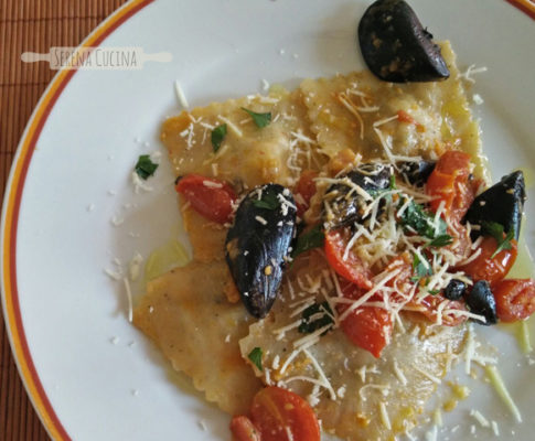 Ravioli Cacio e pepe con le cozze